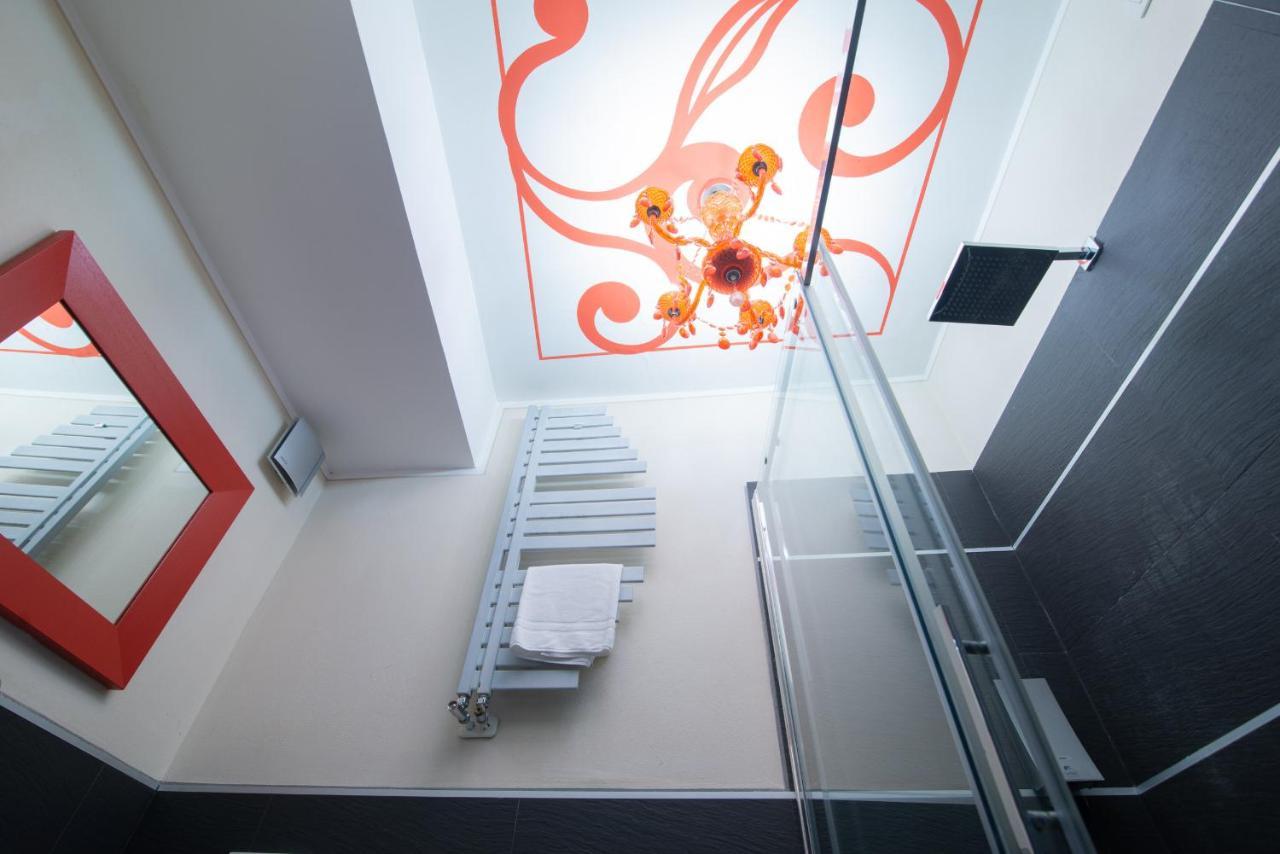 Happy Hotel Atelier Gardone Riviera Centro & Beach المظهر الخارجي الصورة