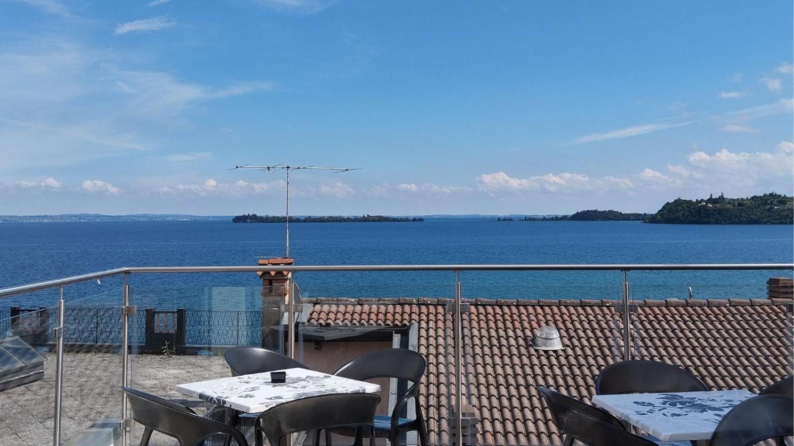 Happy Hotel Atelier Gardone Riviera Centro & Beach المظهر الخارجي الصورة