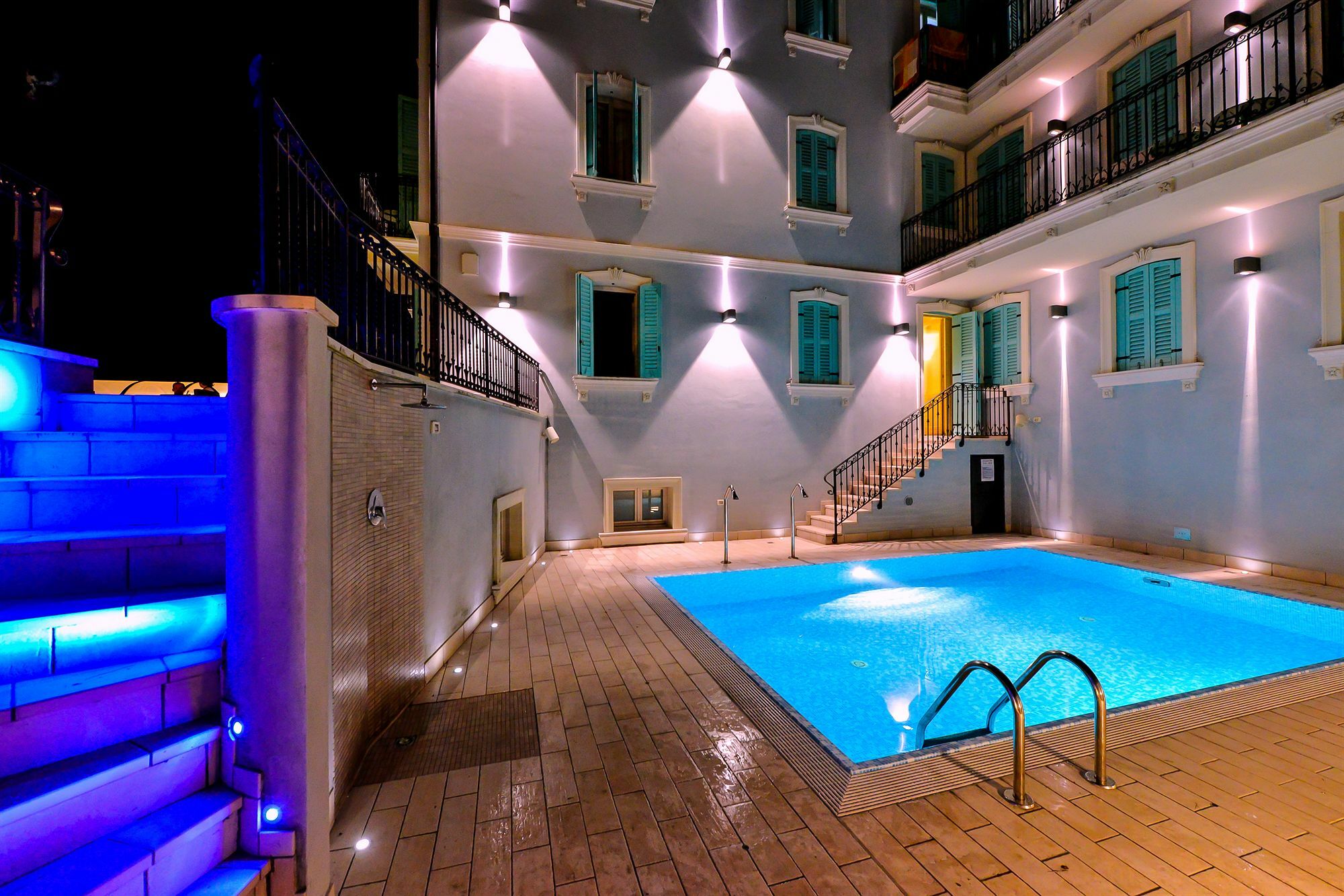 Happy Hotel Atelier Gardone Riviera Centro & Beach المظهر الخارجي الصورة